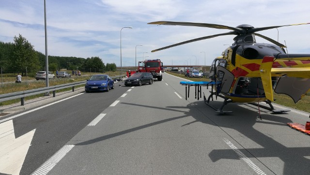 Do tragicznego w skutkach wypadku doszło w niedzielne przedpołudnie na drodze ekspresowej S-8 w okolicach Sieradza, a dokładniej w okolicach węzła Sieradz-Wschód.CZYTAJ DALEJ NA NASTĘPNYM SLAJDZIE