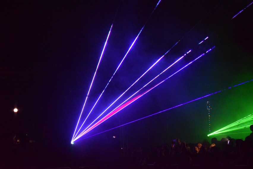 Festiwal Światła w Gorlicach: był teatr ognia, fajerwerki, jakich miasto nie widziało i genialny pokaz laserów. Do tego energetyczna muzyka