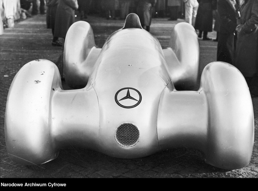 Tuż przed startem. Mercedes-Benz W154 Record, którym rekordy...