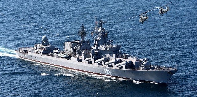 Rosyjski krążownik "Moskwa" jest najpotężniejszym okrętem wojennym operującym obecnie na Morzu Czarnym.