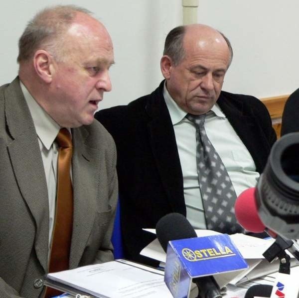 Na konferencji prasowej Janusz Kotulski i Bronisław Żak...