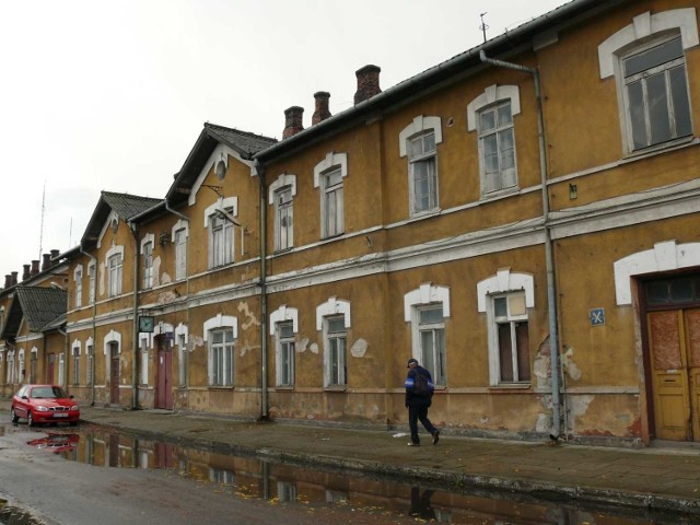 Rozwadowski dworzec to dziś ruina. Pociąg do Warszawy ominie go szerokim łukiem.