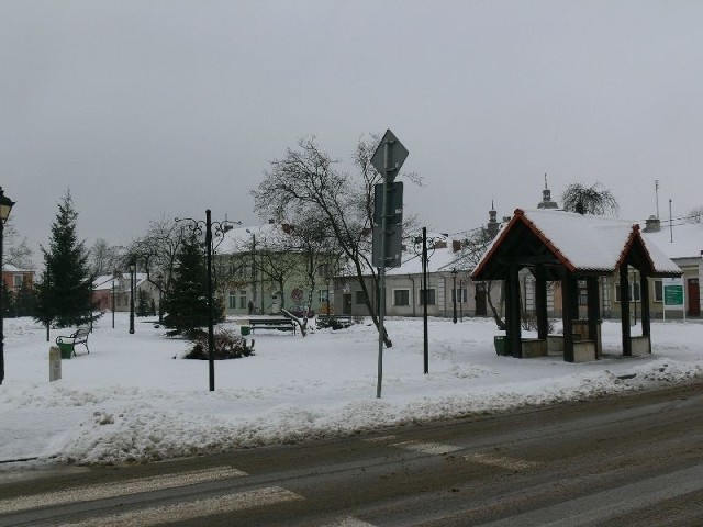 Dzięki unijnym pieniądzom Rynek w Baranowie Sandomierskim zmienił się nie do poznania. Stanęła tam studnia, stylowe latarnie i postać lasowiaczki, ale to nie koniec nowości w tym miejscu.