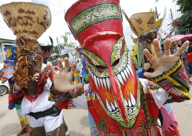 Festiwal w Tajlandii: Nietypowa atrakcja dla turystów [ZDJĘCIA]