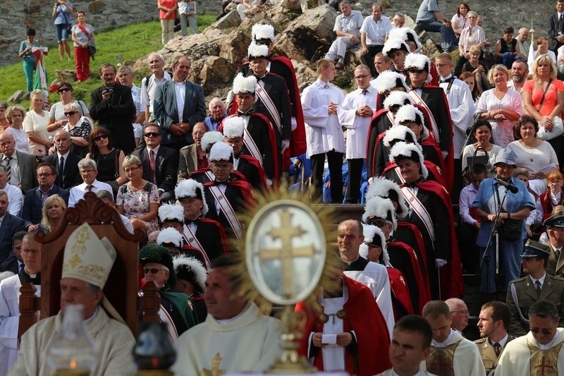 Poświęcenie odbudowanej wieży na Świętym Krzyżu