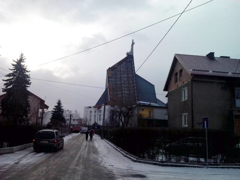 Zerwany dach kościoła w Dębicy...