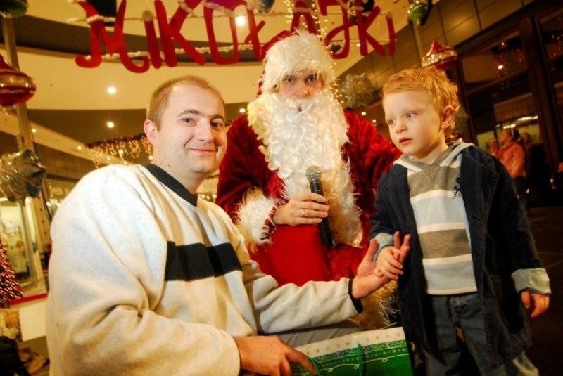 Zabawa mikolajkowa z nto w opolskim Centrum Handlowym...