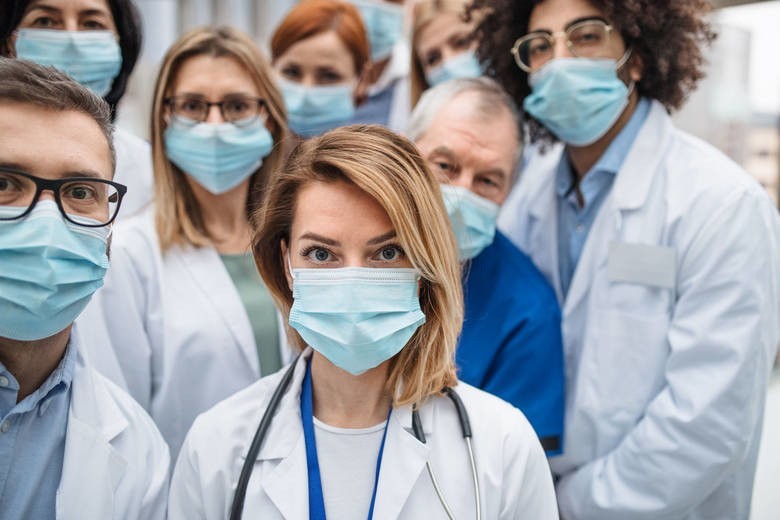 Lekarze w stanie pandemii są jak żołnierze na linii frontu