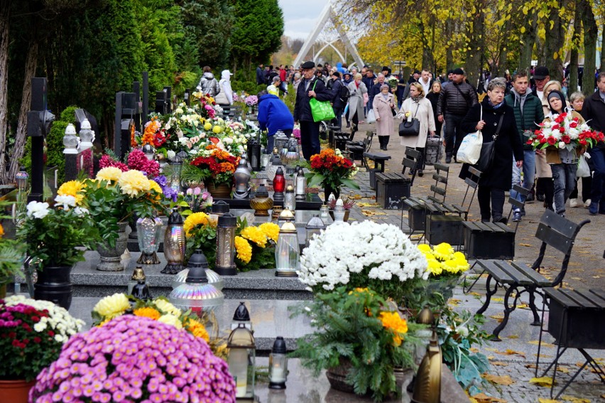 Wszystkich Świętych na cmentarzu na Majdanku w Lublinie.