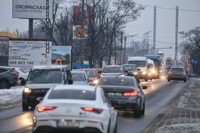 Średnio 72 godziny spędzili w korkach kierowcy w Poznaniu w 2023 r.
