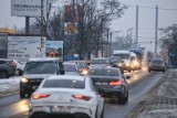 Ile czasu tracą rocznie w korkach poznaniacy? Wg firmy TomTom mieszkańcy kilku polskich miast mogą nam zazdrościć