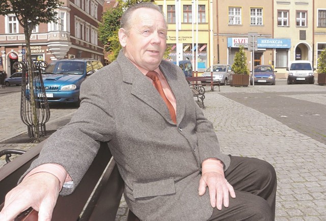 Kazimierz Zwolicki od 1982 roku był wiceprezesem Okręgowego Związku Plantatorów Tytoniu w Grudziądzu, od 1992 roku jest jego prezesem