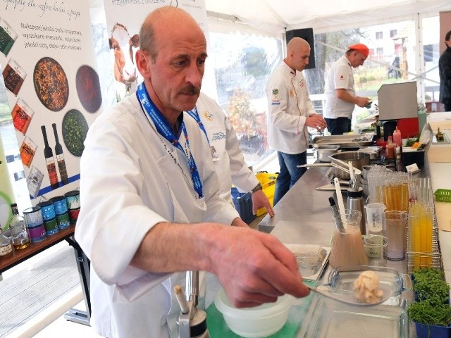 Jean Bos, mistrz kuchni molekularnej podczas pokazu gotowania
