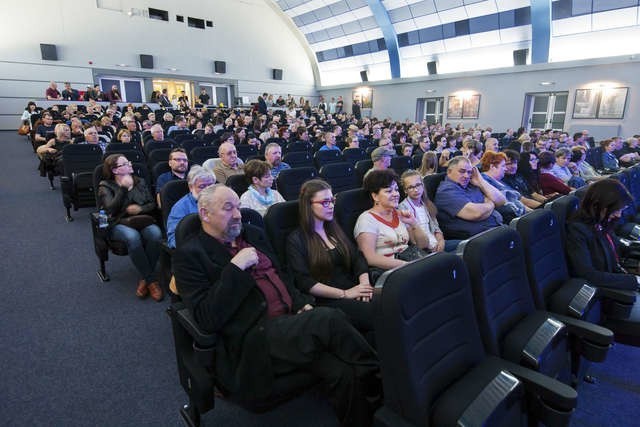 Odświeżona sala i nowe fotele miały premierę 29 maja podczas pierwszego dnia festiwalu Blues na Świecie