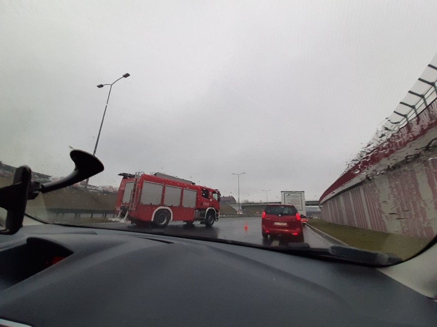 Ruda Śląska: Kierująca wjechała samochodem w barierki na...