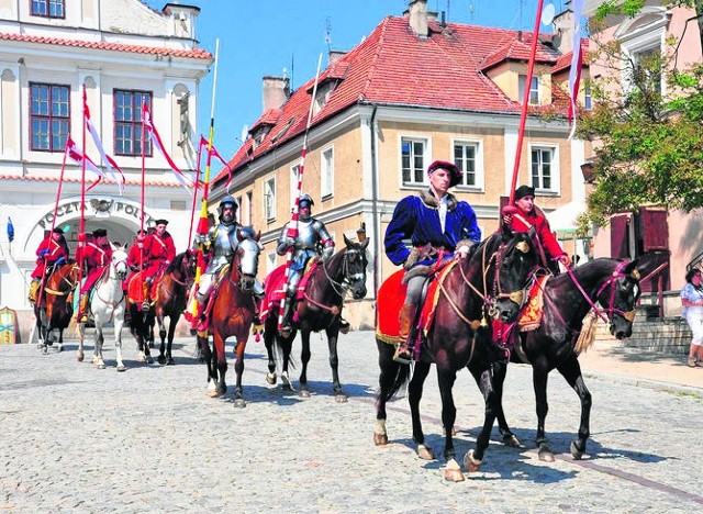 Takich rycerzy, wśród nich Zawiszę Czarnego z Garbowa, będzie można zobaczyć w sobotę i niedzielę w Sandomierzu.   