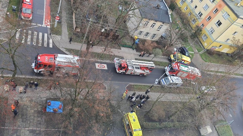 Pożar w wieżowcu przy ul. Wileńskiej w Łodzi. Ewakuowano 27...