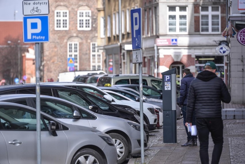 Śródmiejska Strefa Płatnego Parkowania w Gdańsku ma już rok. Jak działa? Zdania są podzielone