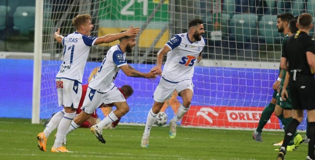 Lech Poznań  rozniósł Piasta na jego terenie 4:1. Piłkarze Dariusza Żurawia w końcówce meczu wręcz bawili się na boisku. Pokazali niezwykłą klasę i jakość, a zmiennicy tylko to potwierdzili. Ocenianie lechitów za taki mecz to sama przyjemność.Sprawdź oceny piłkarzy ---->