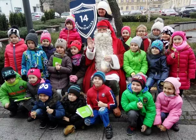 Święty Mikołaj spotkał się z dziećmi z częstochowskich szkół i przedszkoli