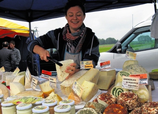 Na Festiwalu Smaków Pogranicza można było kupić sery korycińskie naturalne i z różnymi dodatkami. Za kilogram tego rarytasu trzeba było zapłacić 25 złotych.