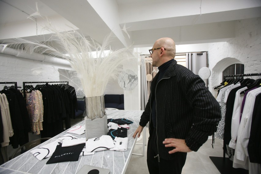 Showroom i pop-up store Bartosza Pilawskiego na KTW Fashion Week 2018. Zobacz, co można tu kupić