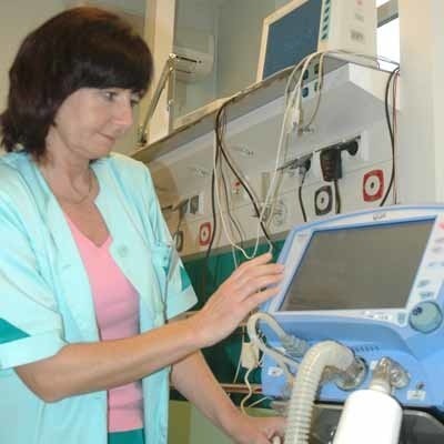 - W oddziale ratunkowym mamy kilka respiratorów, ale nowe bardzo się nam przydadzą - mówi pielęgniarka oddziałowa Róża Sobczak