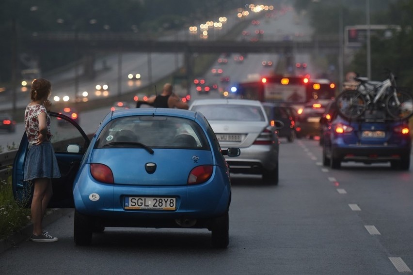 Burza na Śląsku : już grzmi i pada deszcz. 

PROGNOZA POGODY