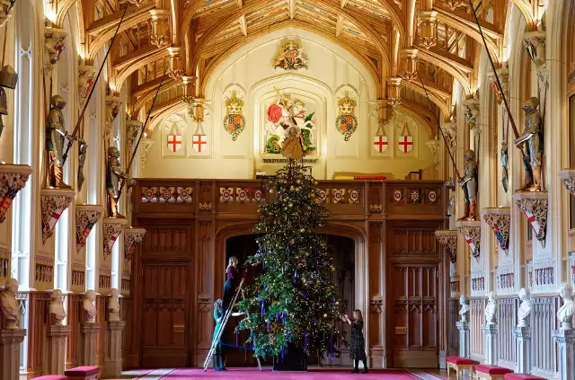 Święta Bożego Narodzenia w brytyjskiej rodzinie królewskiej upływają pod znakiem tradycji i zwyczajów. Poznaj niektóre z nich