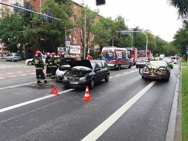 Wypadek na skrzyżowaniu Strzegomskiej i Jaworskiej