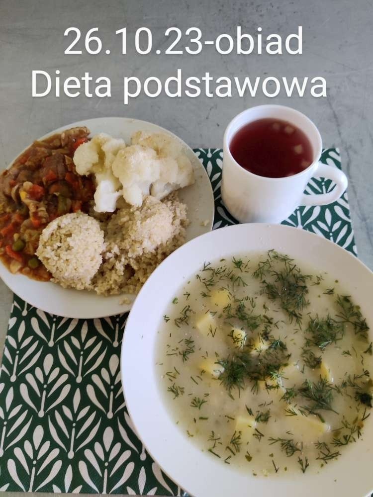 "Dobry posiłek" w Specjalistycznym Szpitalu Ducha Świętego w Sandomierzu. Zobacz na zdjęciach, co jedzą tu pacjenci