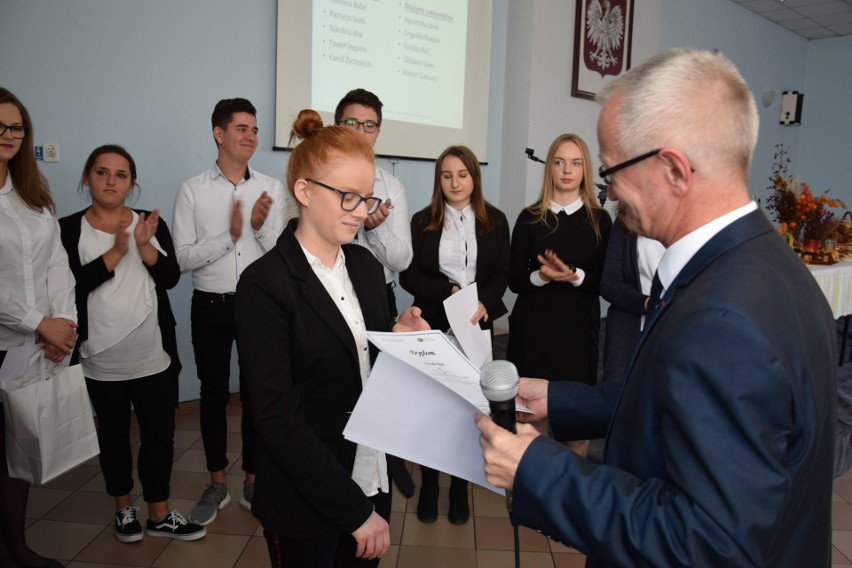 Kto nie wraca wspomnieniami do smaku babcinego żurku albo sernika? W Gorlicach uczyli, jak odtworzyć dawne smaki i kulinarne tradycje