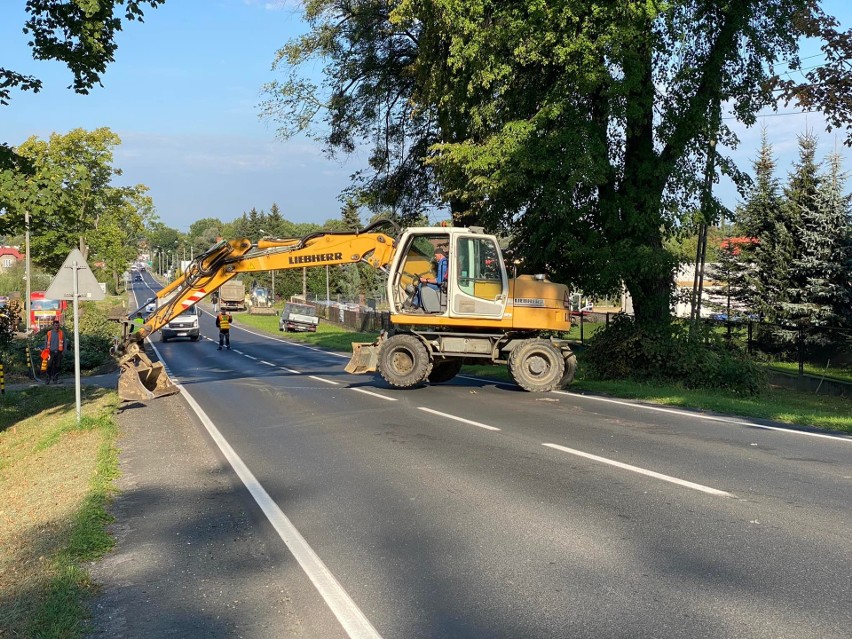 Ruszyła budowa chodnika przy DK52 między Wadowicami a Kleczą