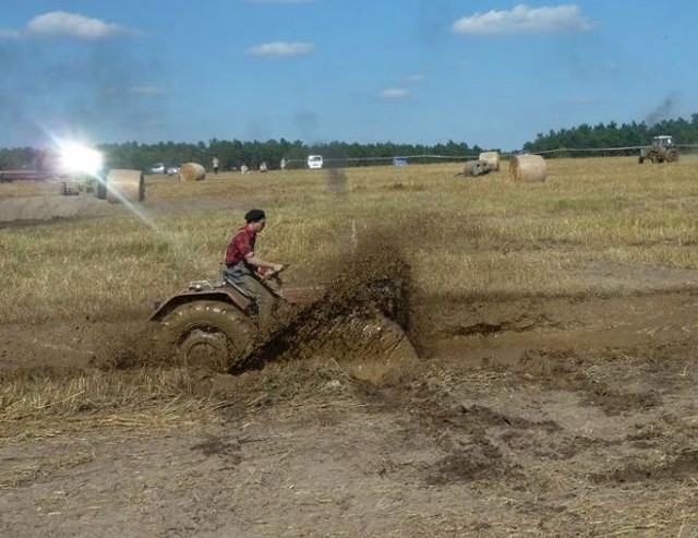 W Pławiu w gminie Dąbie odbyły się "Igrzyska Traktorowe".