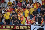 PKO Ekstraklasa. Kibice Korony Kielce na wyjazdowym meczu ze Stalą Mielec. Tak dopingowali swój zespół. Zobacz zdjęcia