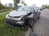 Wypadek dwóch samochodów na obrzeżach miasta. Kierowca busa wymusił pierwszeństwo (ZDJĘCIA)