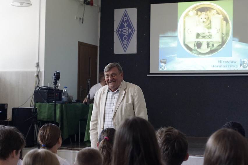Poznań: Uczniowie Szkoły Podstawowej nr 71 nawiązali łączność z kosmosem