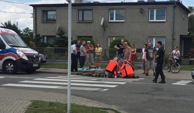 Do wypadku doszło 29 czerwca 2016 o godzinie 14.00 w Krapkowicach na ul. Ks. Koziołka.