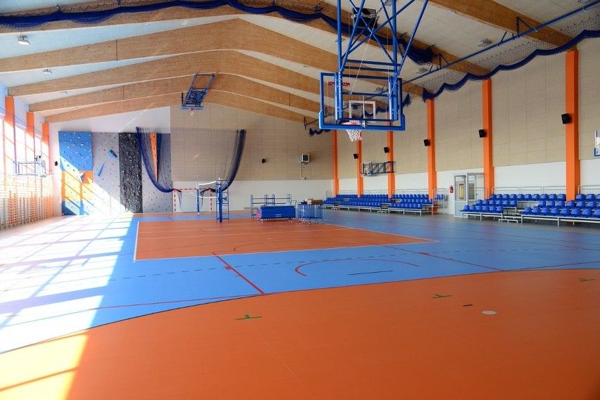 Wnętrze sali gimnastycznej przy Szkole Podstawowej w Nisku