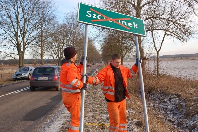 Tablice wyznaczające granice Szczecinka przesunięto w Trzesiece w styczniu tego roku. Okazuje się teraz, że już nie wrócą na stare miejsce. 