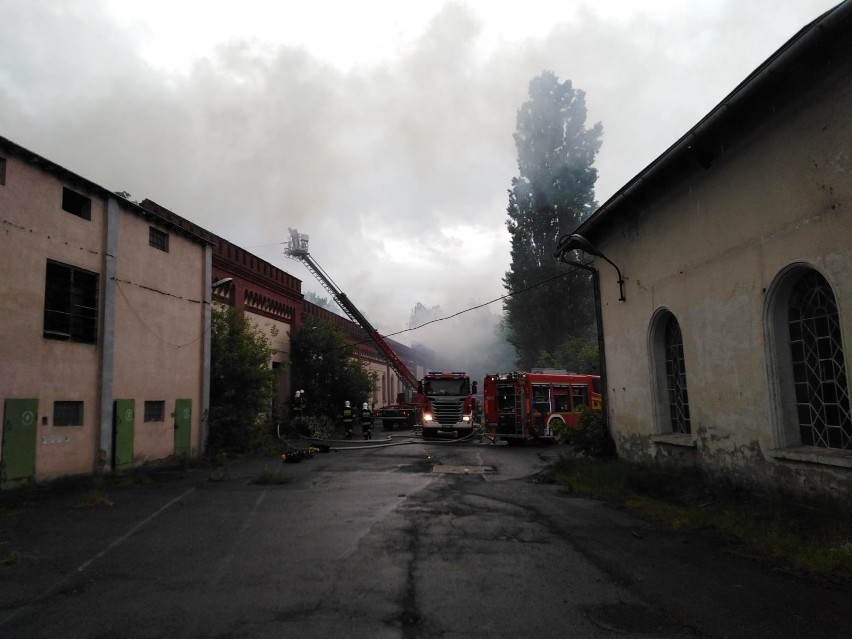 Pożar opuszczonej hali Frotex w Prudniku