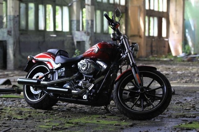 Testujemy: Harley-Davidson Breakout - Brudny Harry (foto, film)