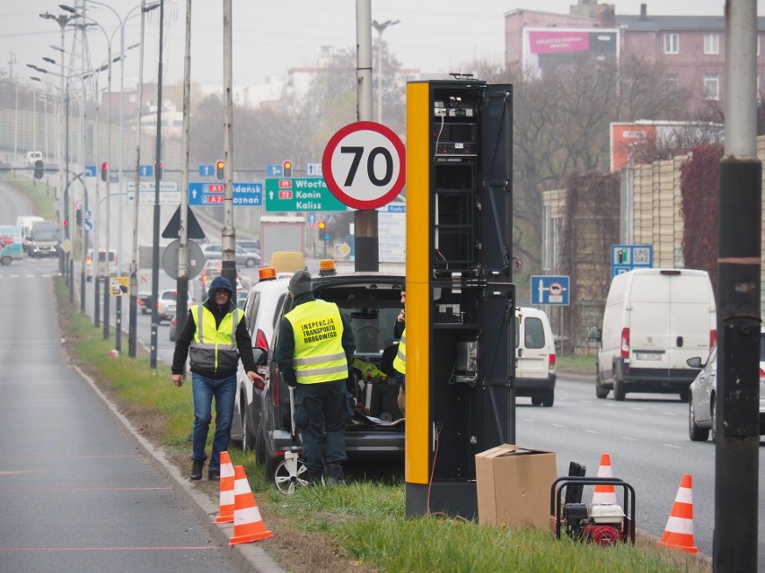 Montują nowy fotoradar na al. Jana Pawła II. Kierowcy będą musieli zdjąć nogę z gazu ZDJĘCIA