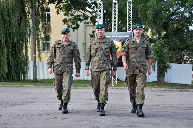 Dla starszego szeregowego Jarosława Parzycha to będzie pierwsza misja zagraniczna. Kapral Piotr Łopaciński wie już doskonale, na co się decyduje, bo to już jego trzecie zadanie.