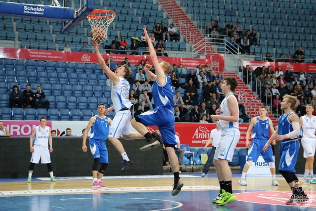W Hali Mistrzów we Włocławku koszykarze Biofarmu Basket Junior Poznań wywalczyli awans do turnieju finałowego MP do lat 18