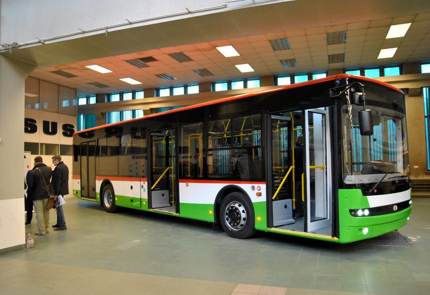 Prezentacja prototypu autobusu elektrycznego marki Ursus w...