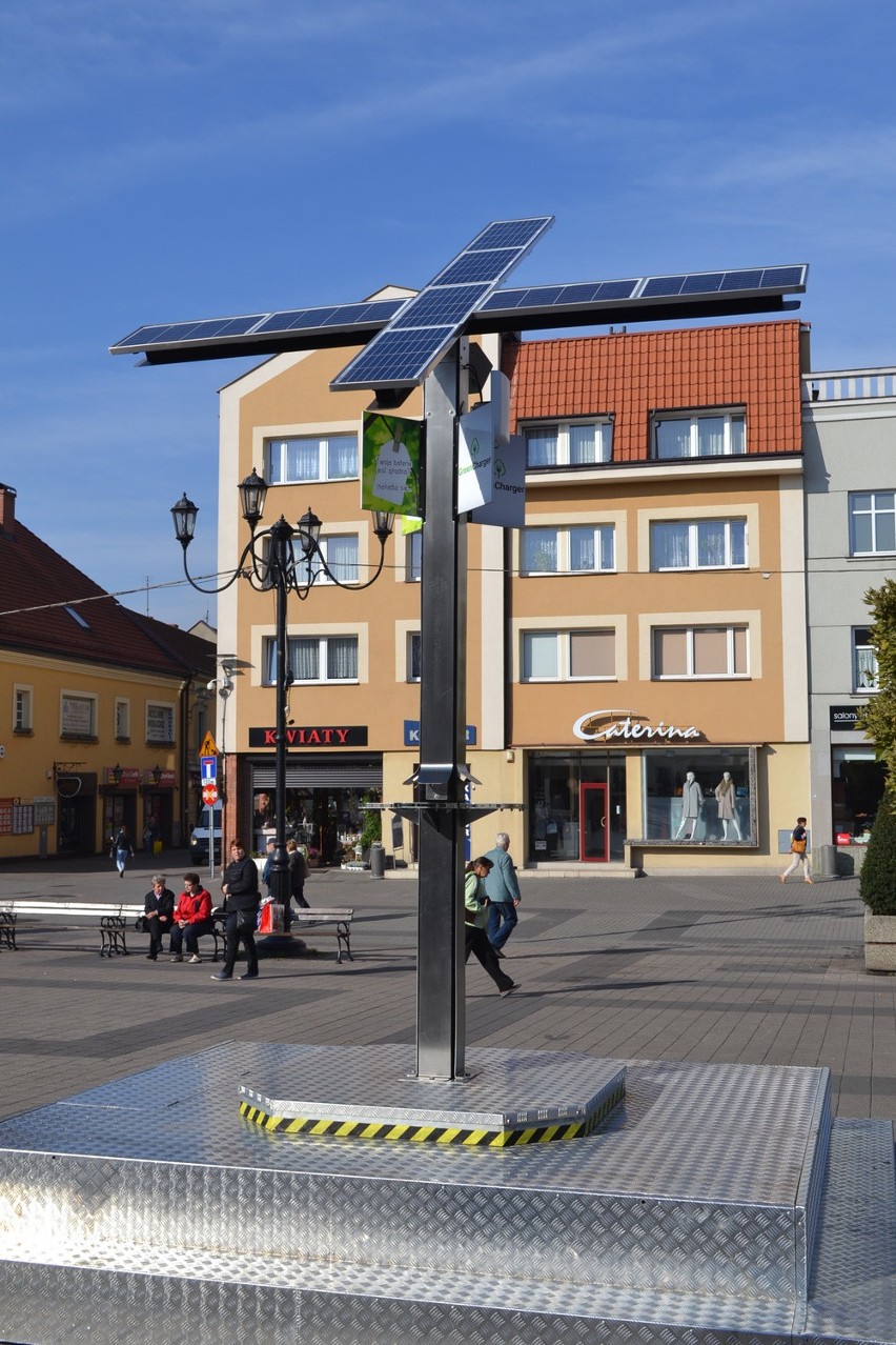 Solarna ładowarka do smartfonów w Rybniku na rynku