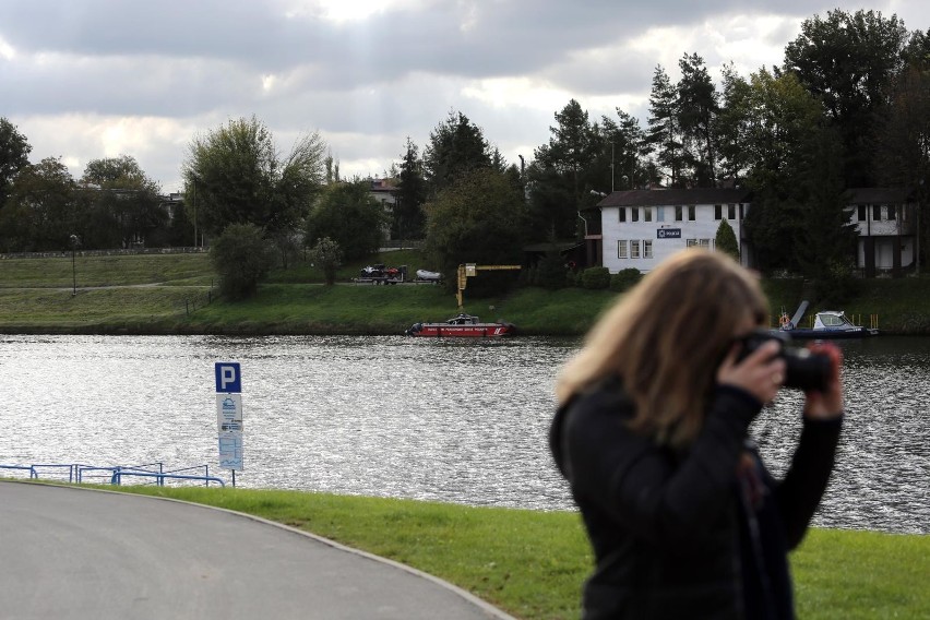 Kraków. Jest zgoda na kładkę łączącą Dębniki i Zwierzyniec. Ma być w formie wstęgi [WIZUALIZACJA, ZDJĘCIA]