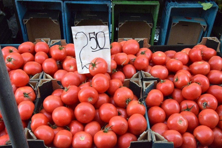 Tanieją pomidory - w piątek były nawet po 2,50 złotych