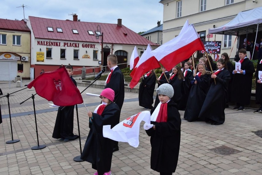 3 Maja w Chęcinach. Było patriotyczne widowisko [ZDJĘCIA]